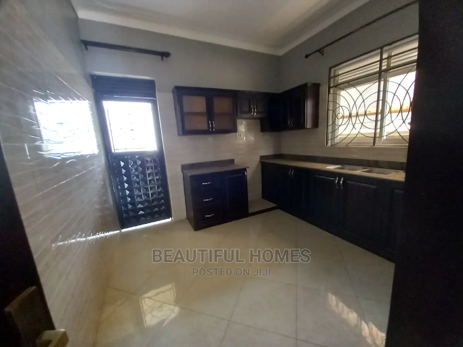 Furnished 4bdrm Bungalow in Kira for Sale in Kira
