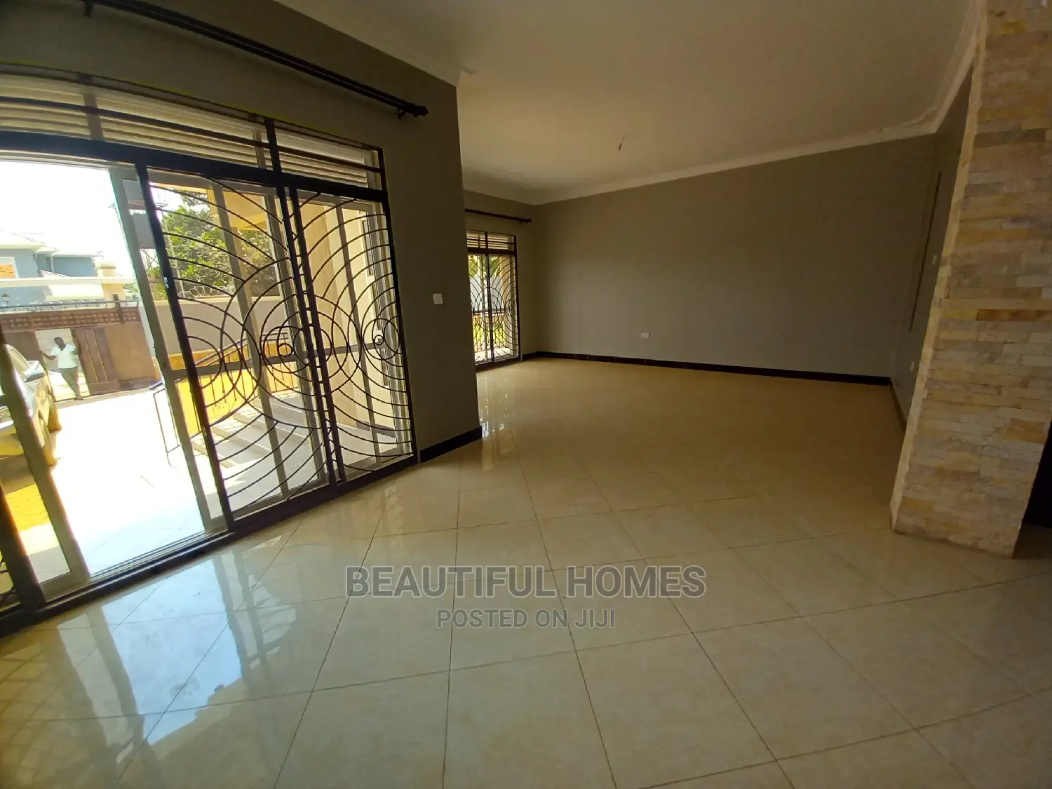 Furnished 4bdrm Bungalow in Kira for Sale in Kira