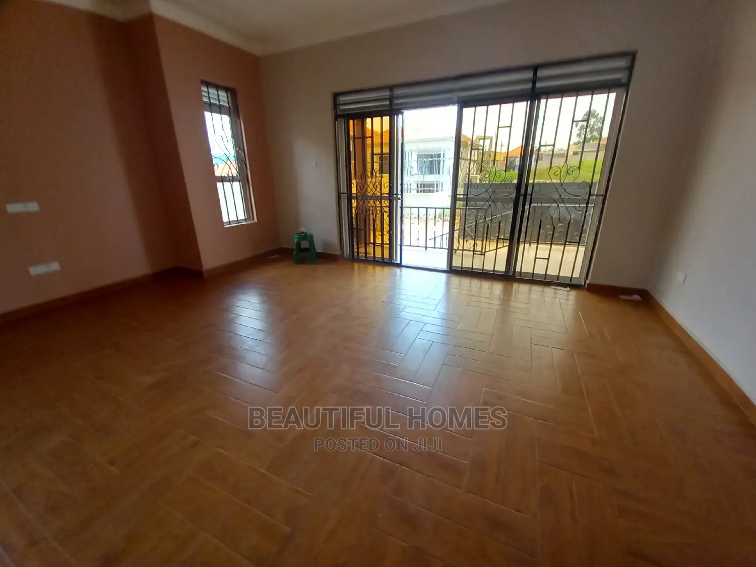 Furnished 4bdrm Bungalow in Kira Mamerito Rd for Sale in Kira