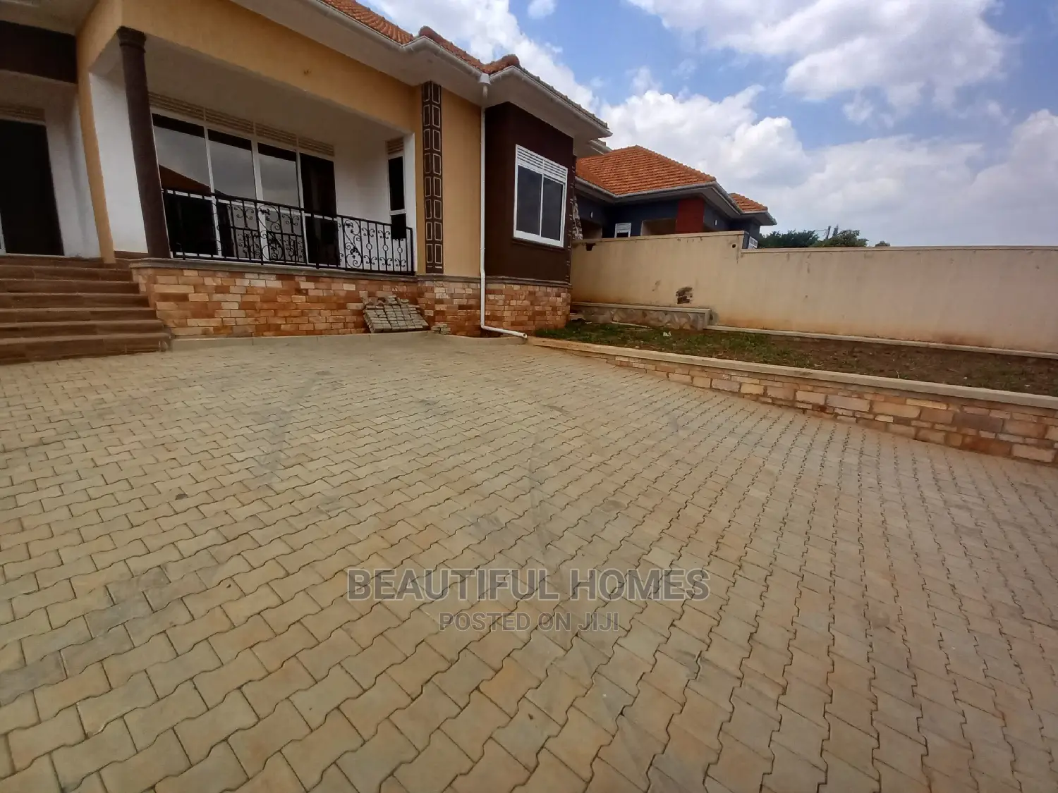 Furnished 4bdrm House in Kira Mamerito for Sale in Kira