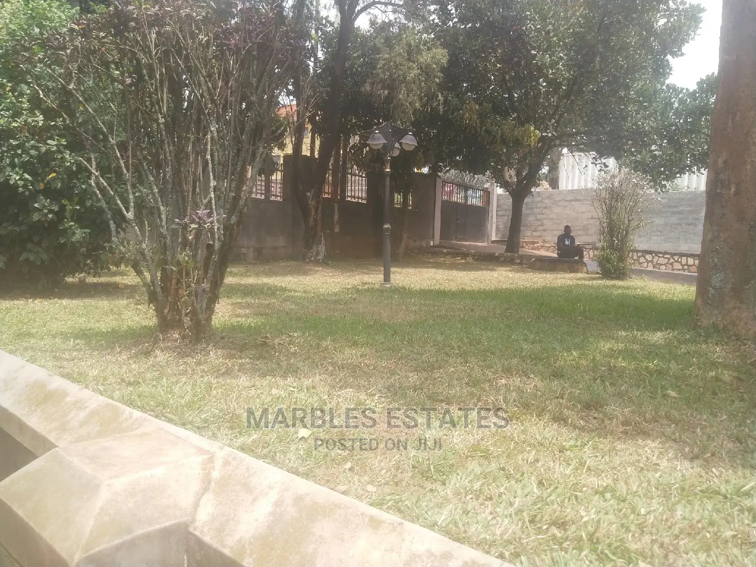 4bdrm Bungalow in Bugolobi, Central Division for Rent in Central Division