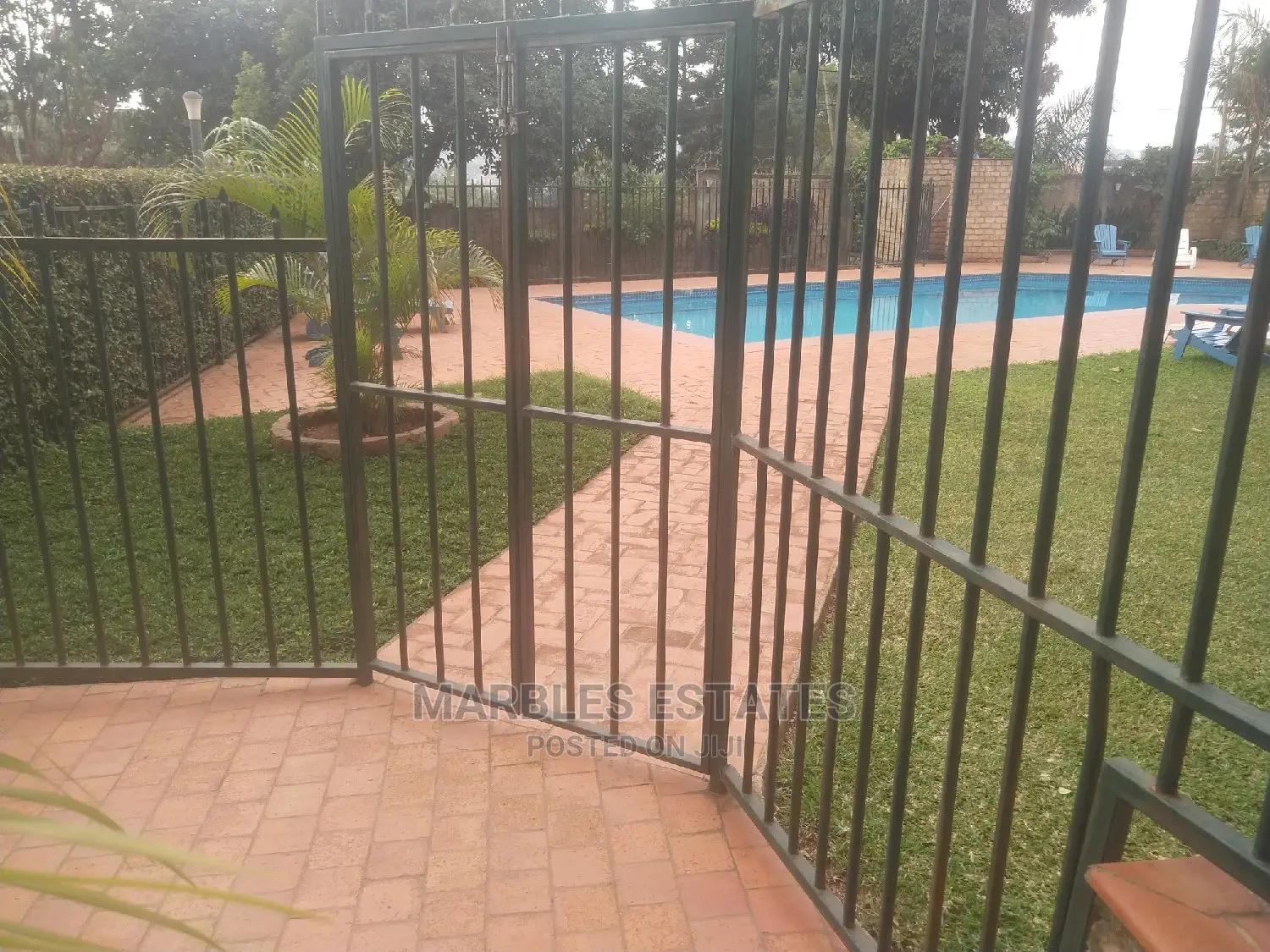 3bdrm Apartment in Kololo, Central Division for Sale in Central Division
