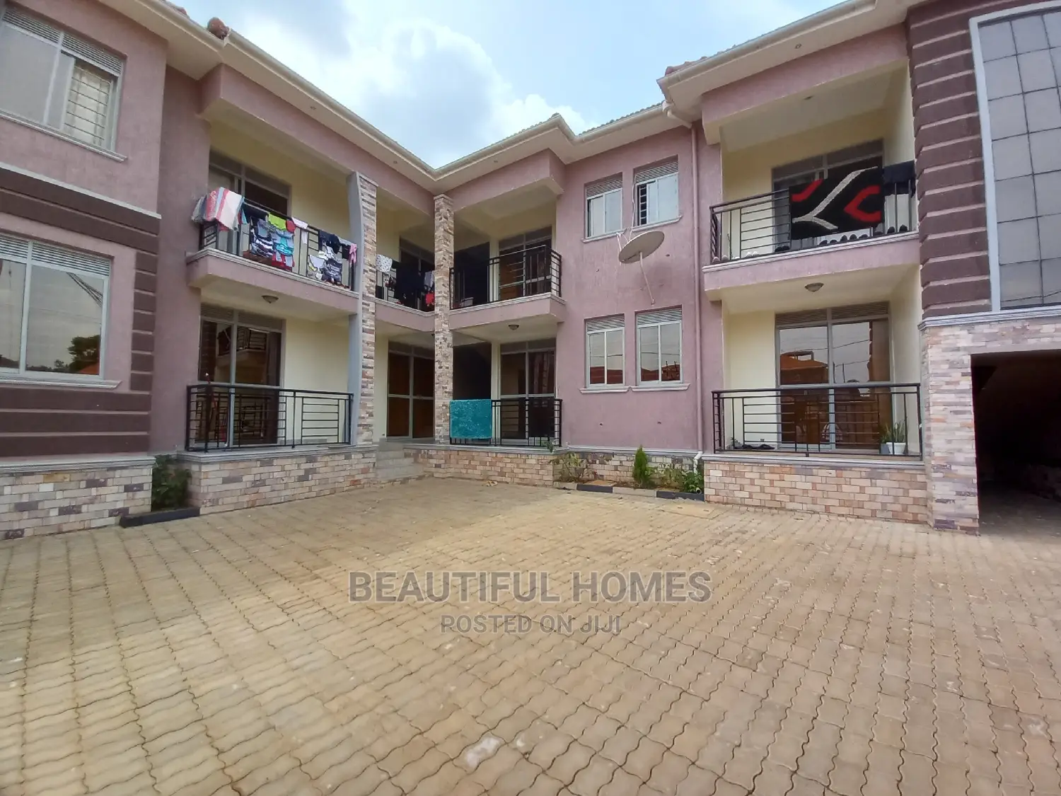 Furnished 2bdrm Apartment in Kira Tarmack, Central Division for Sale in Central Division
