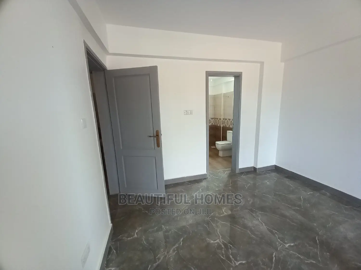 Furnished 2bdrm Apartment in Kira Tarmack, Central Division for Sale in Central Division