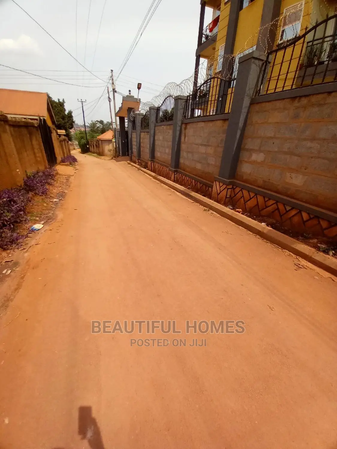 Furnished 2bdrm Apartment in Kira Tarmack, Central Division for Sale in Central Division