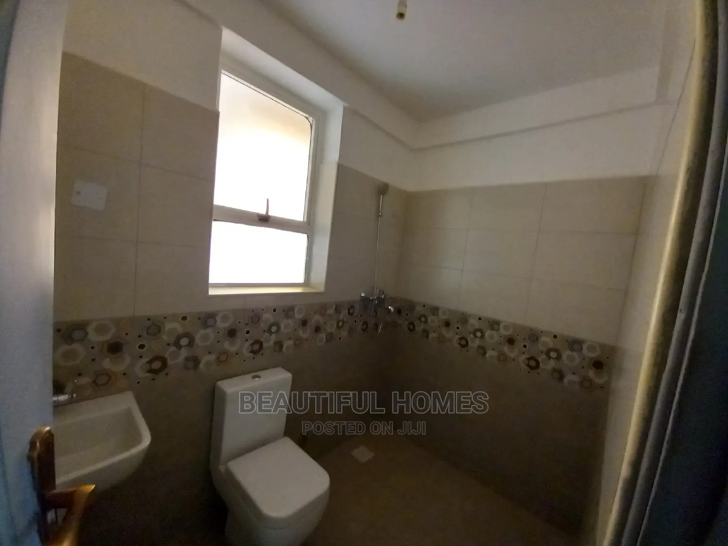 Furnished 2bdrm Condo in Bukoto, Central Division for Sale in Central Division
