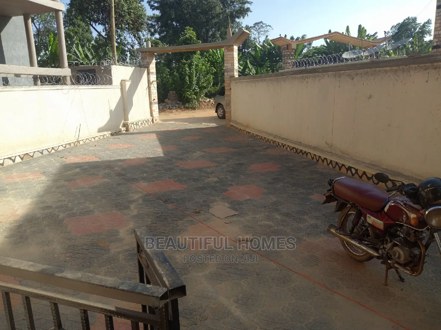 Furnished 4bdrm House in Kira First for Sale in Kira