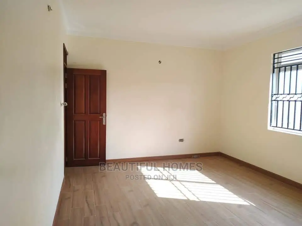 Furnished 4bdrm Bungalow in Kira for Sale in Kira