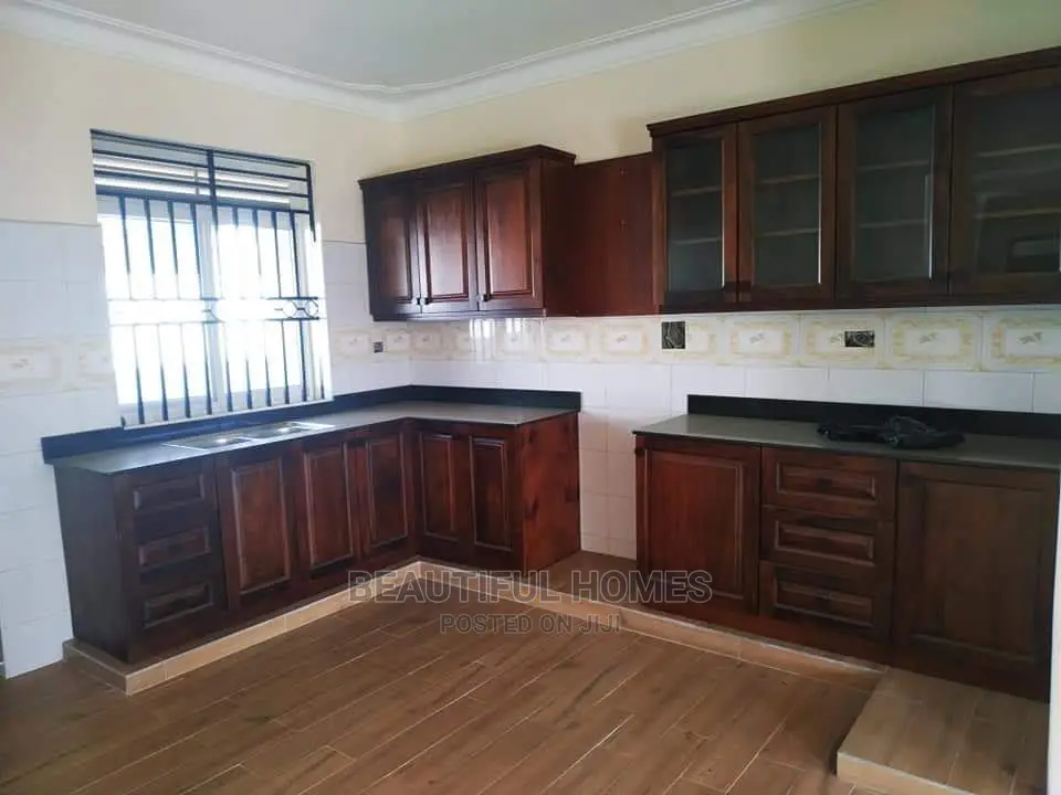 Furnished 4bdrm Bungalow in Kira for Sale in Kira