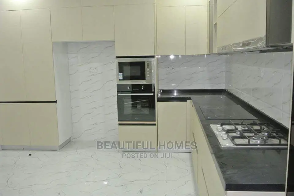 Furnished 5bdrm House in Kira Rich for Sale in Kira