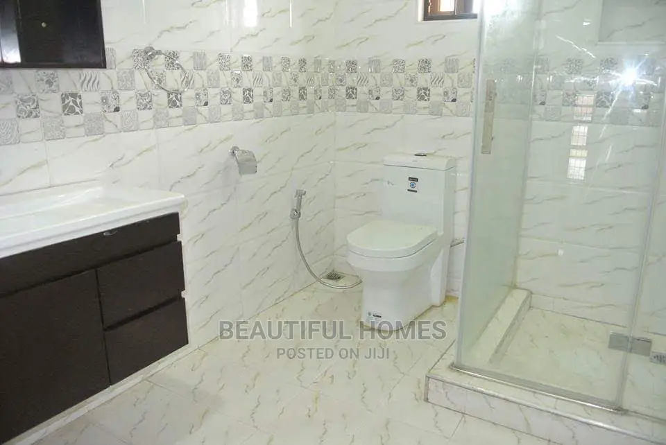 Furnished 5bdrm House in Kira Rich for Sale in Kira