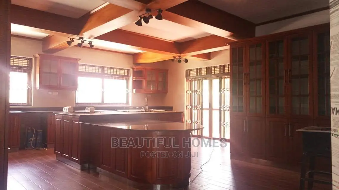 Furnished 6bdrm Mansion in Muyenga Upper, Makindye for Sale in Makindye