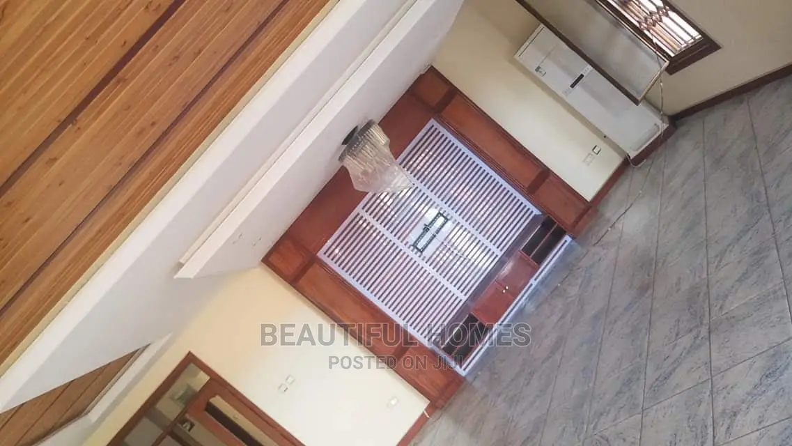 Furnished 6bdrm Mansion in Muyenga Upper, Makindye for Sale in Makindye