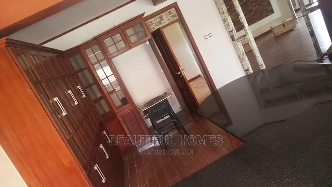 Furnished 6bdrm Mansion in Muyenga Upper, Makindye for Sale in Makindye
