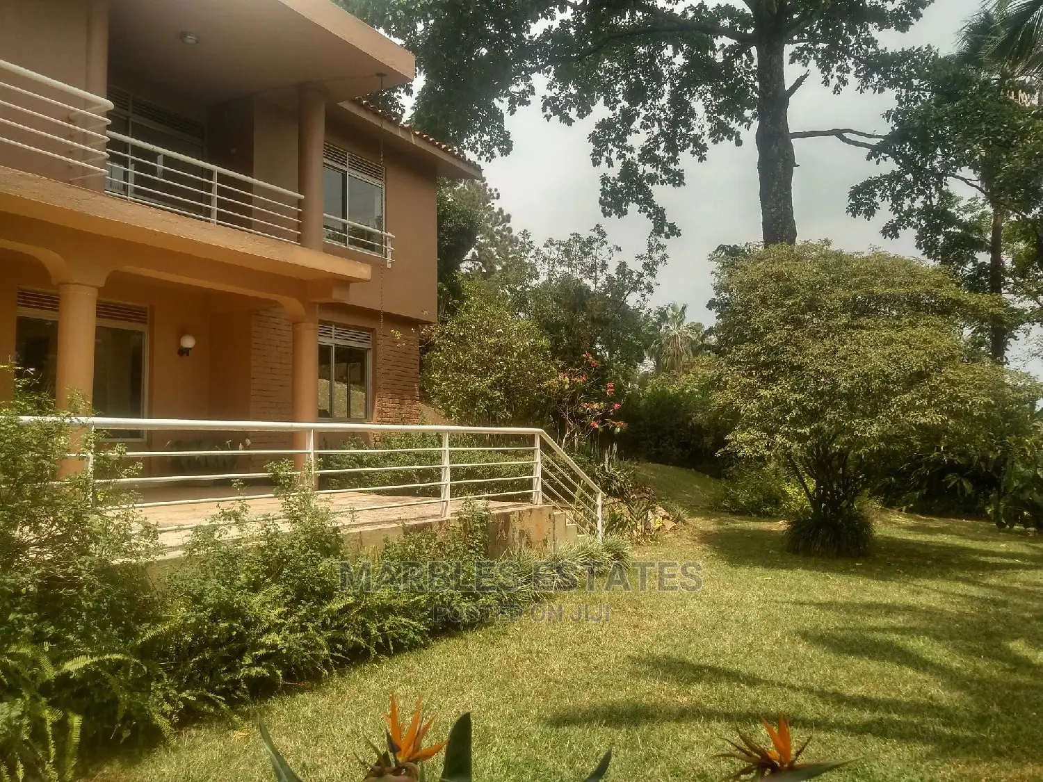 4bdrm Mansion in Mbuya, Central Division for Rent in Central Division