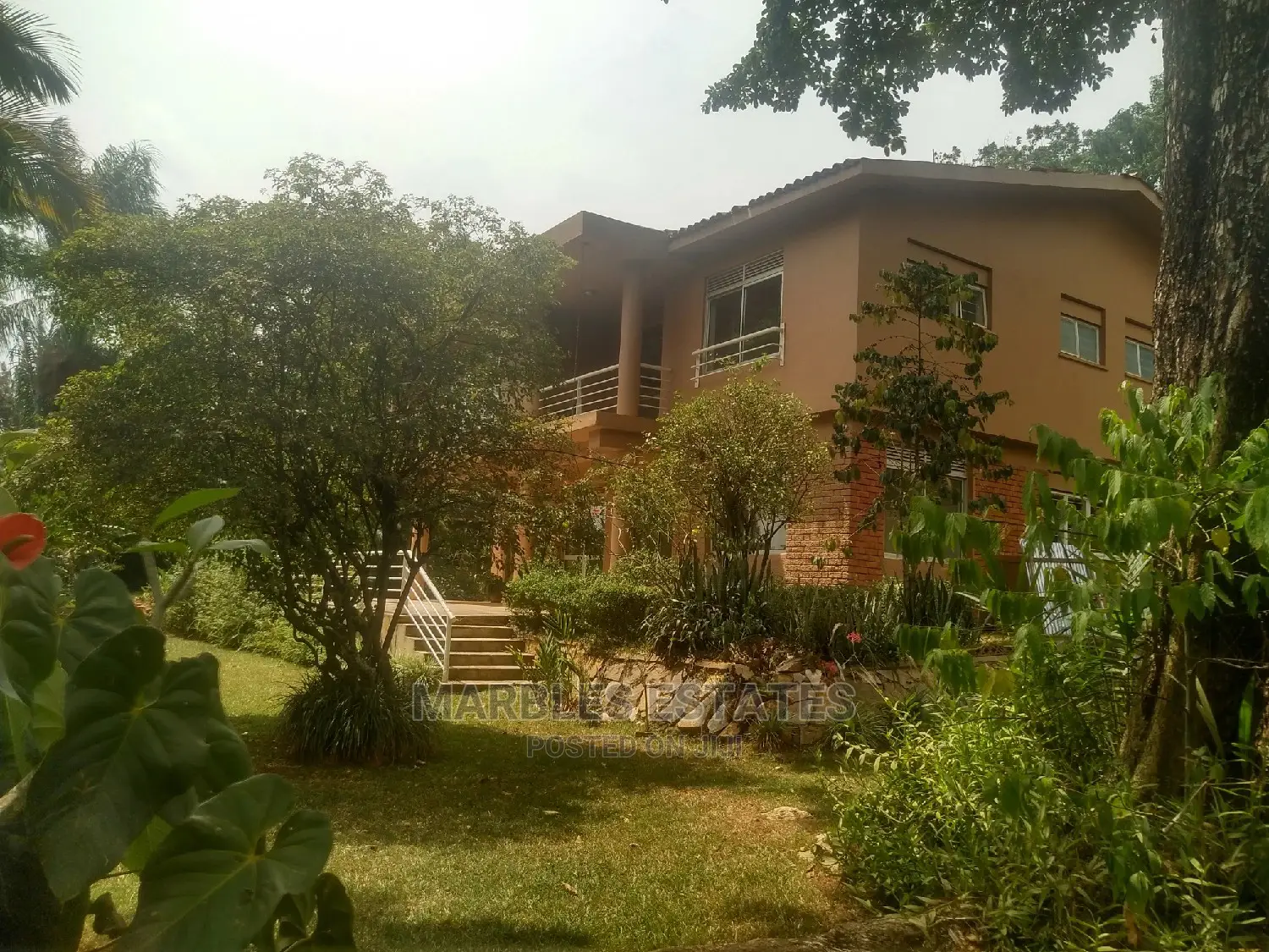 4bdrm Mansion in Mbuya, Central Division for Rent in Central Division