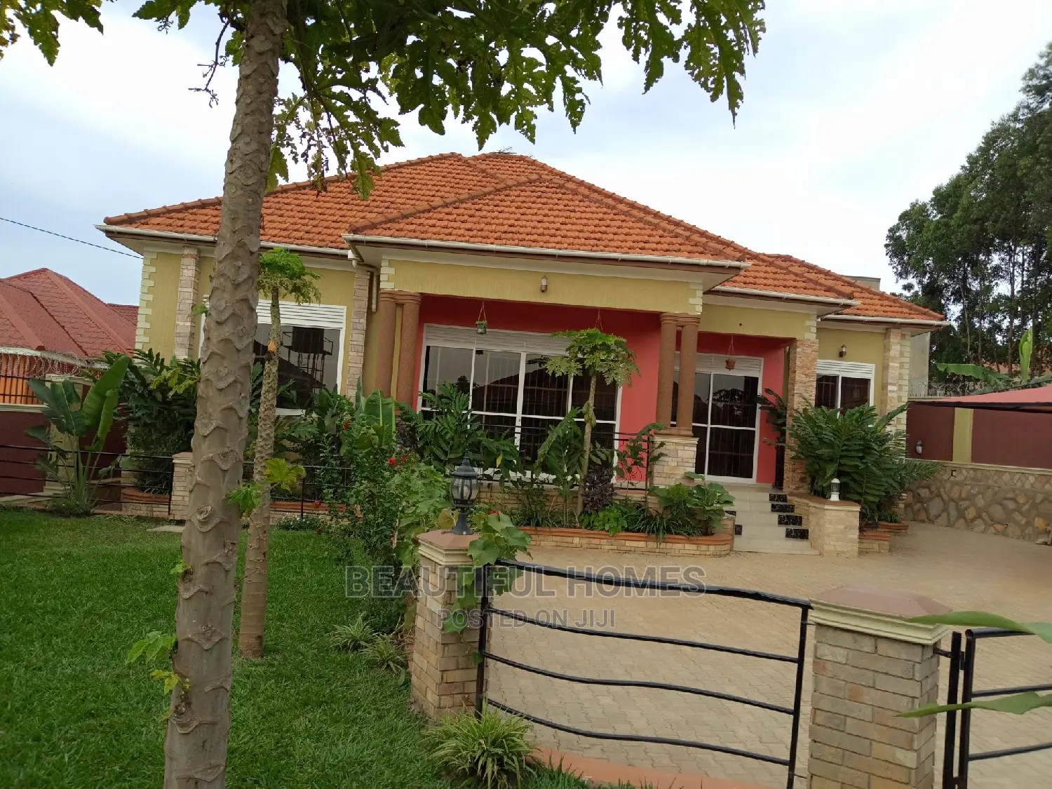 Furnished 4bdrm Bungalow in Kira for Sale in Kira