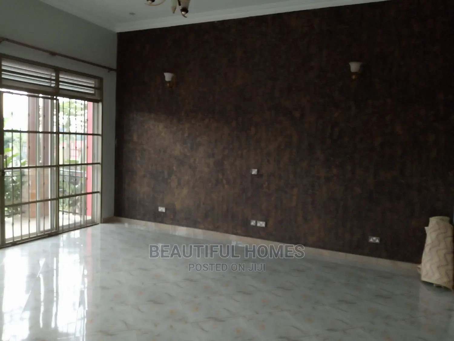 Furnished 4bdrm Bungalow in Kira for Sale in Kira
