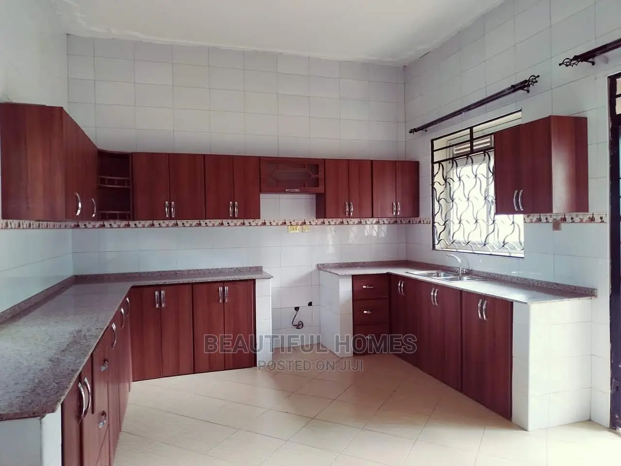 Furnished 4bdrm House in Kira Upscale for Sale in Kira