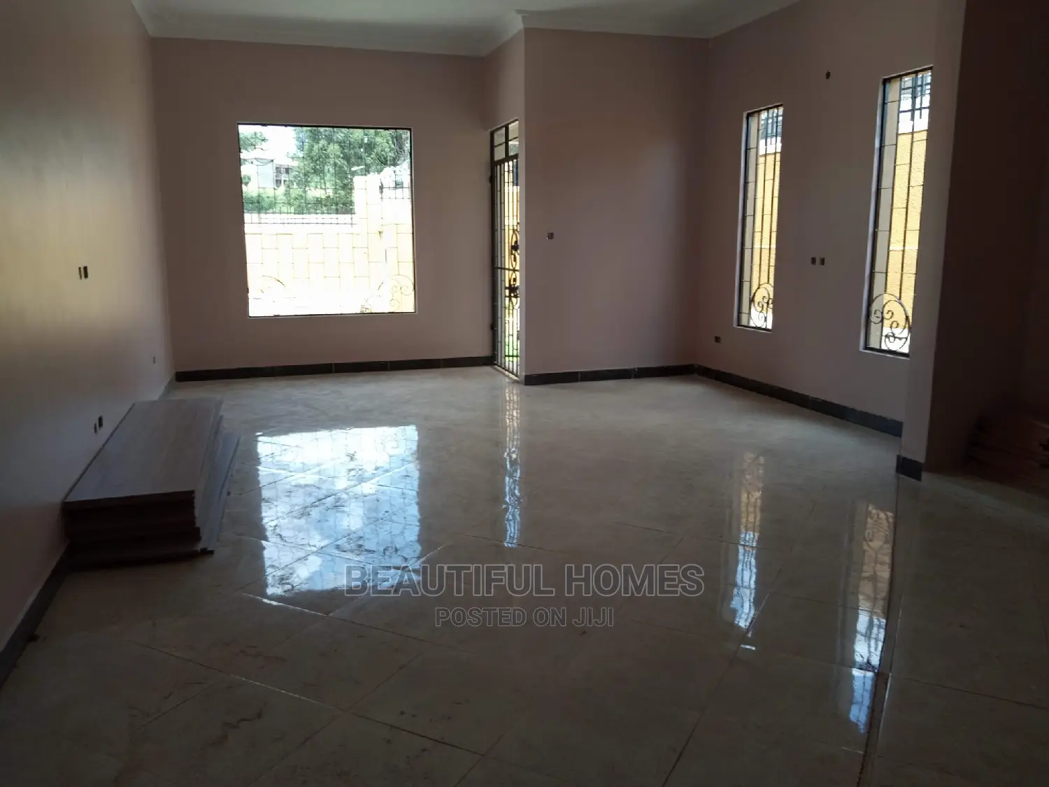 Furnished 4bdrm House in Planned Estate, Kira for Sale in Kira
