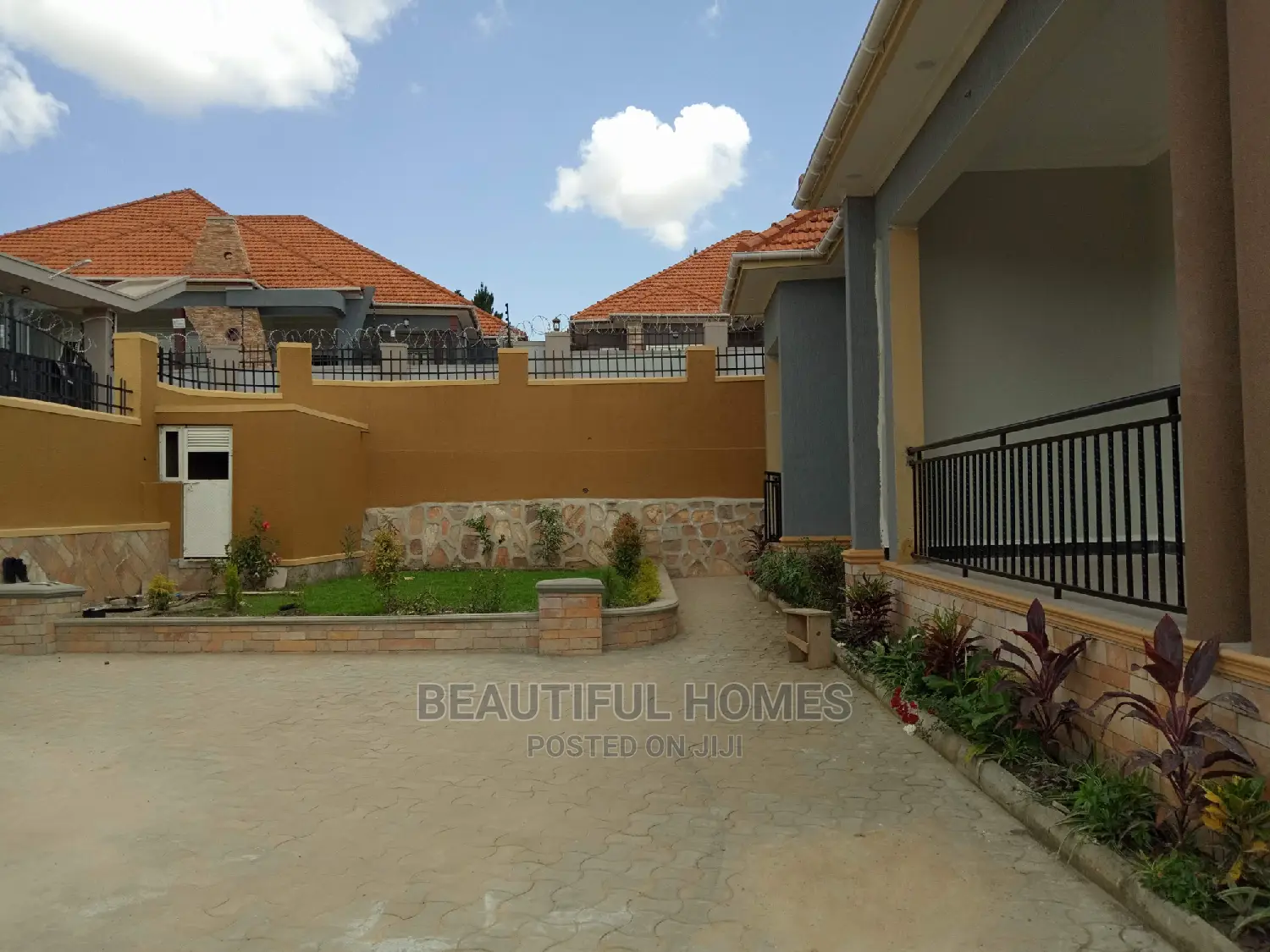 Furnished 4bdrm House in Planned Estate, Kira for Sale in Kira