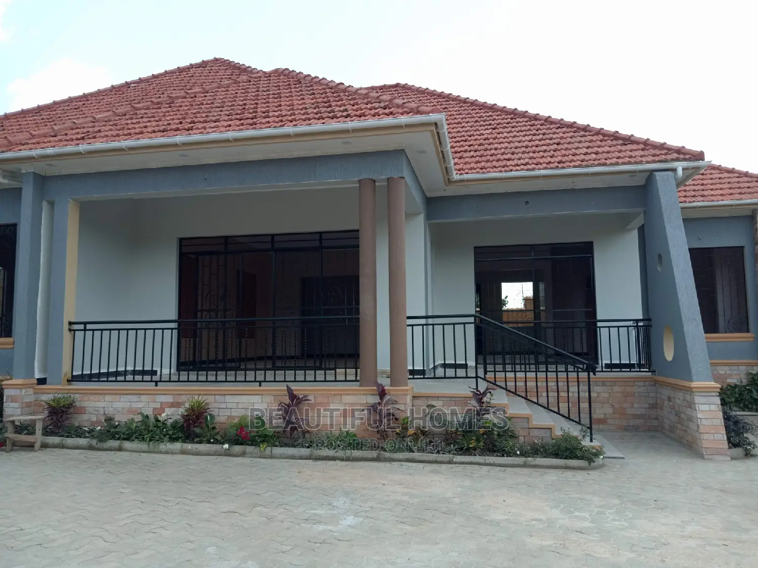 Furnished 4bdrm Bungalow in Adorable, Kira for Sale in Kira