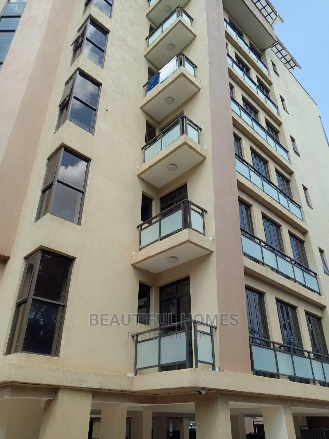 Furnished 3bdrm Condo in Kololo, Central Division for Sale in Central Division