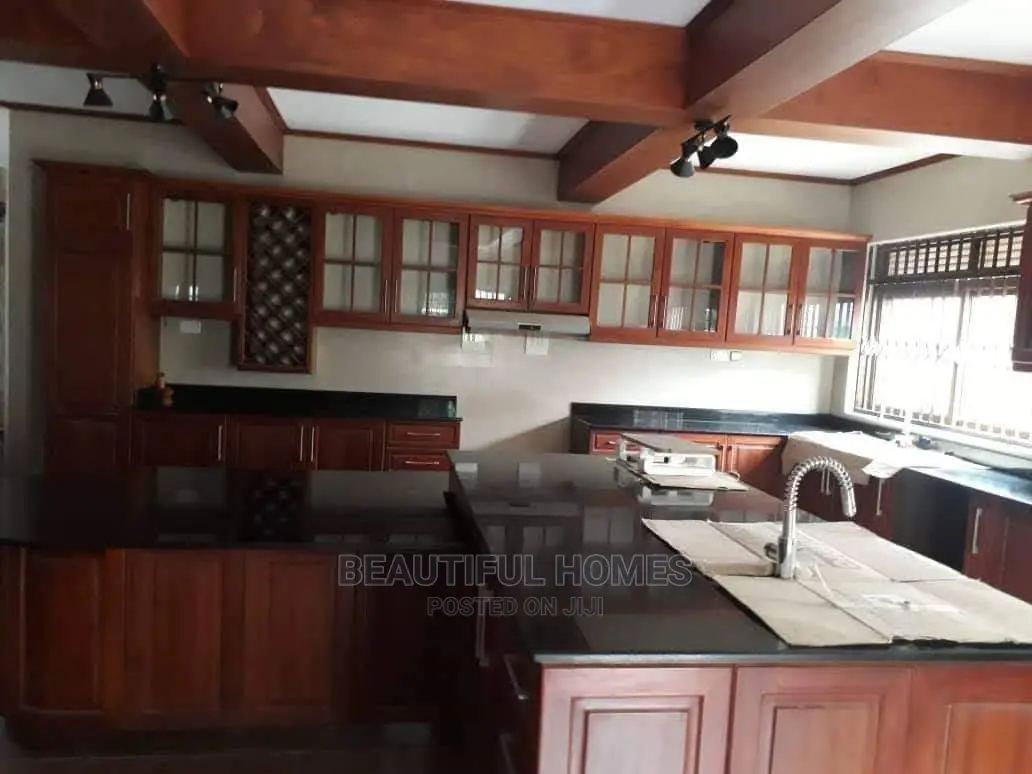 Furnished 6bdrm Mansion in Muyenga Upper, Makindye for Sale in Makindye