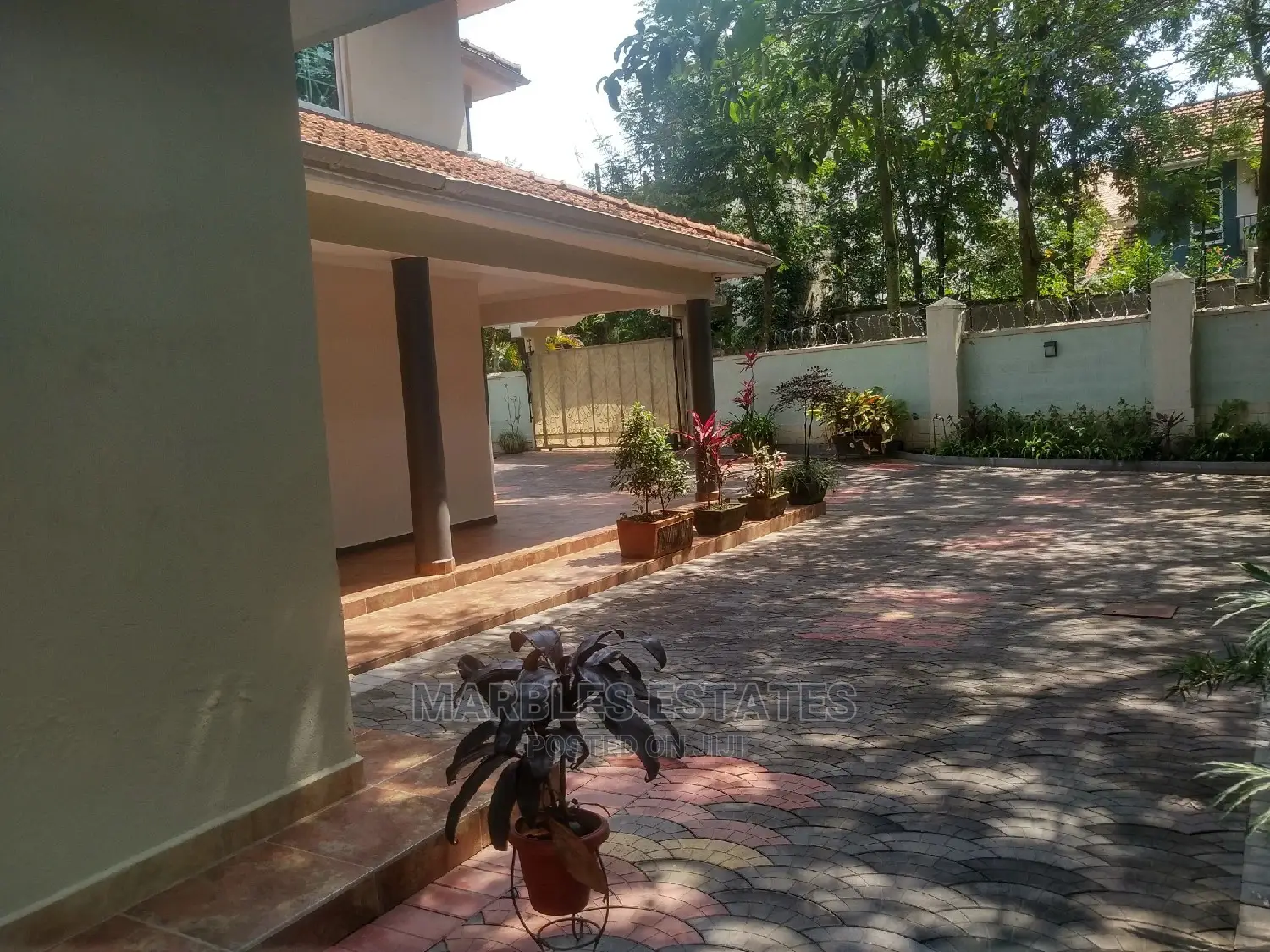 4bdrm House in Muyenga, Central Division for Sale in Central Division