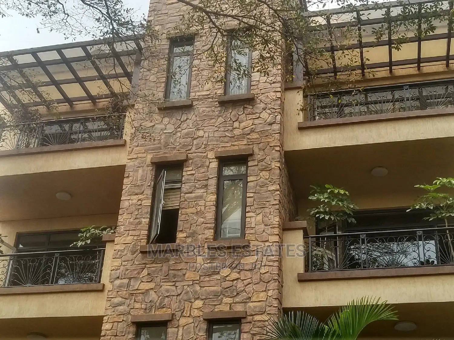 Furnished 3bdrm Bedsitter in Kololo, Central Division for Rent in Central Division