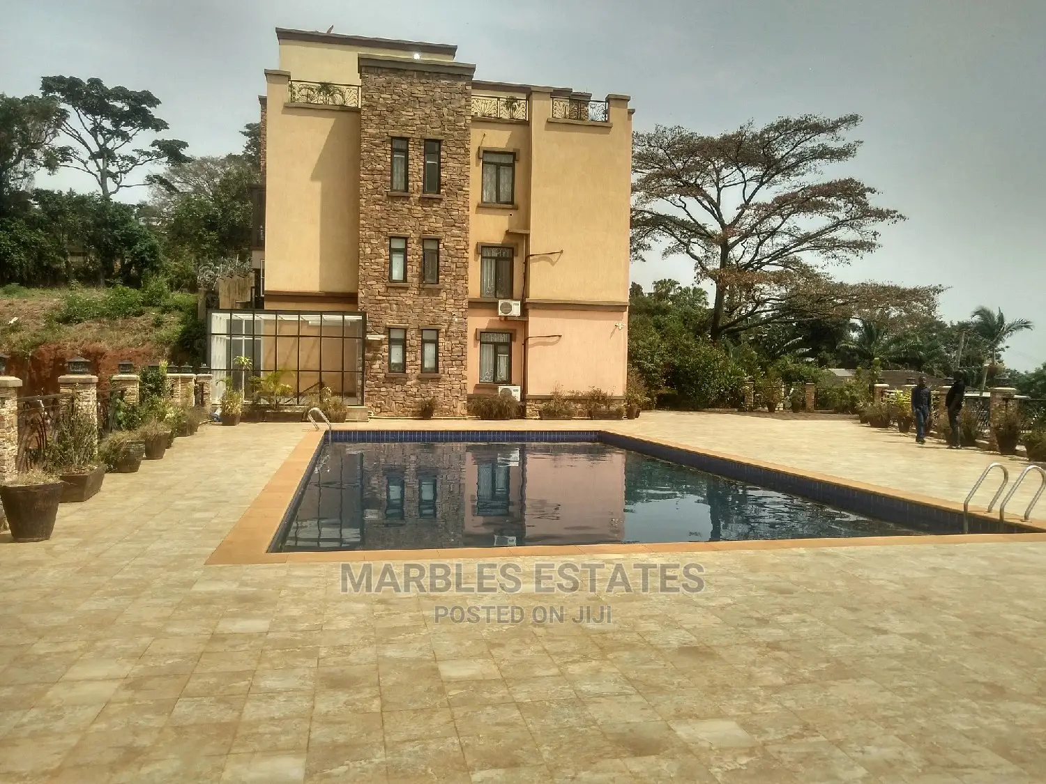 Furnished 3bdrm Bedsitter in Kololo, Central Division for Rent in Central Division