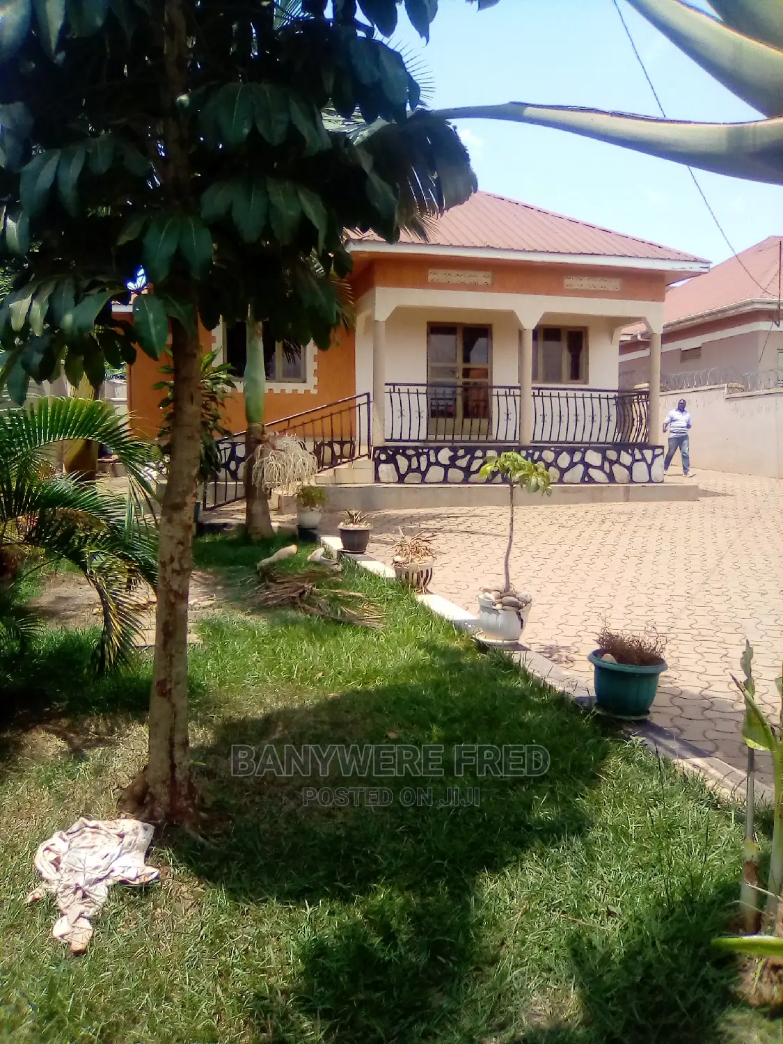 Furnished 4bdrm Bungalow in Kira for Sale in Kira