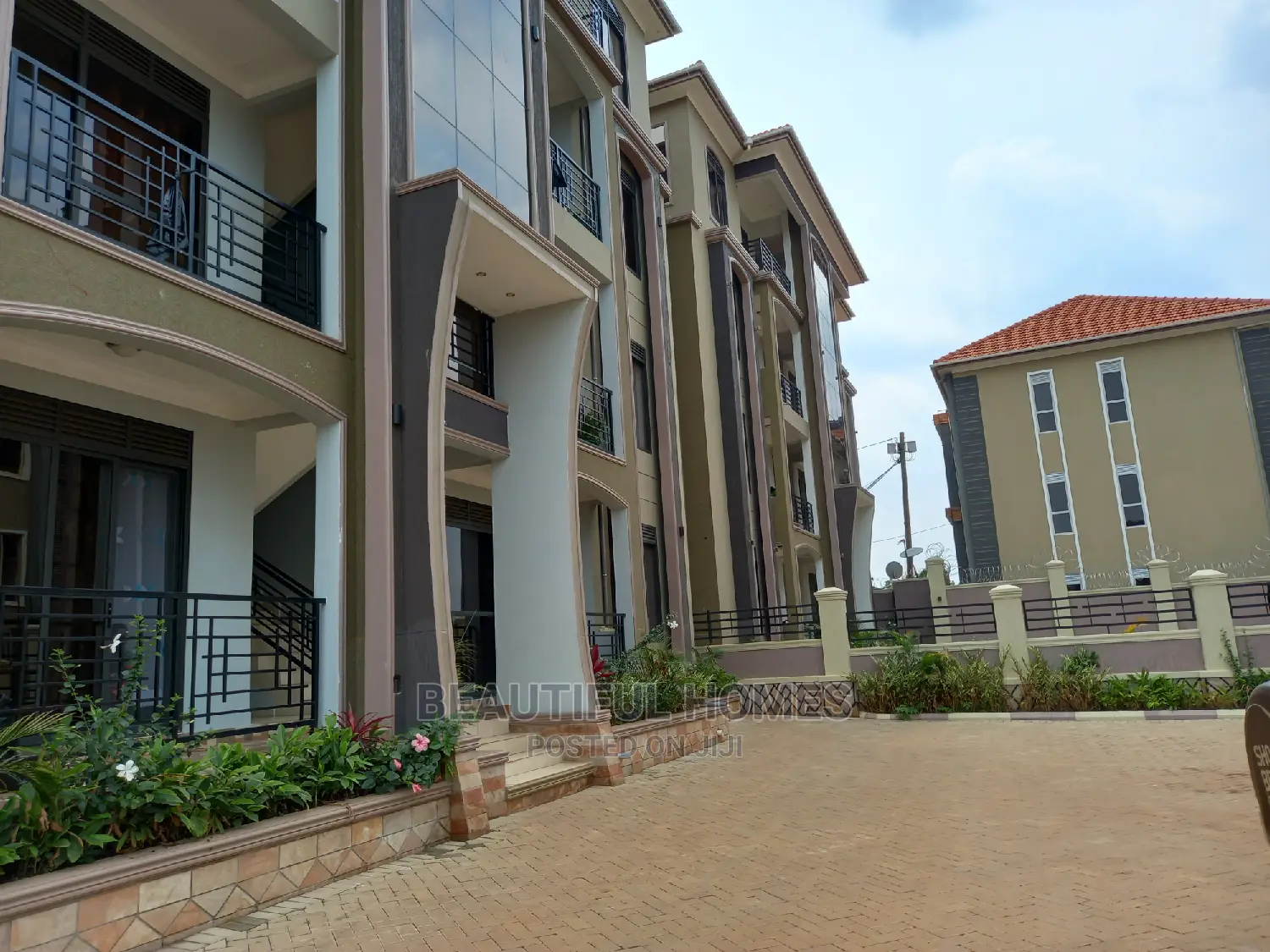 Furnished 2bdrm Apartment in Kisaasi, Central Division for Sale in Central Division