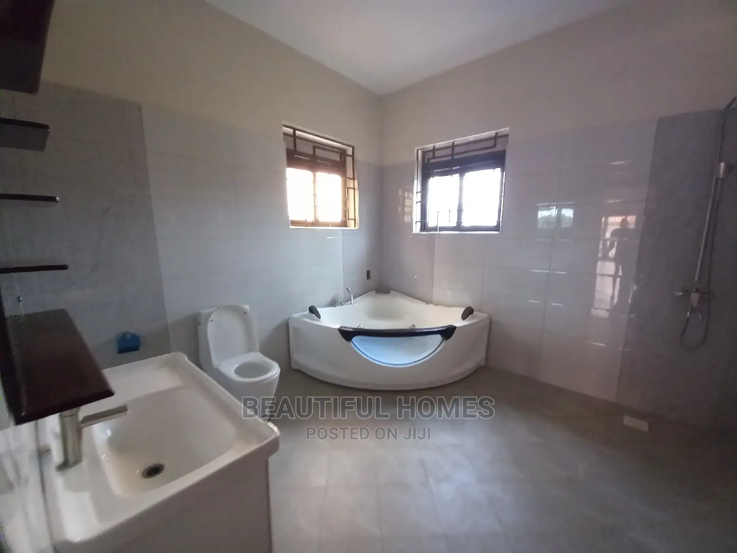 Furnished 6bdrm Mansion in Najjera, Central Division for Sale in Central Division