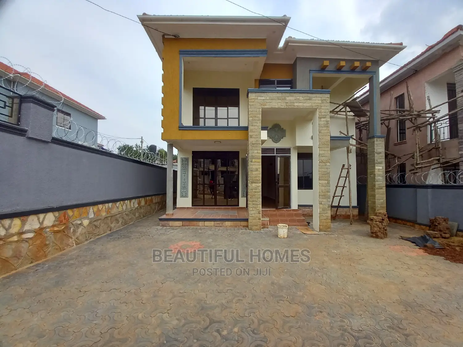 Furnished 4bdrm Duplex in Najjera Corporate, Central Division for Sale in Central Division